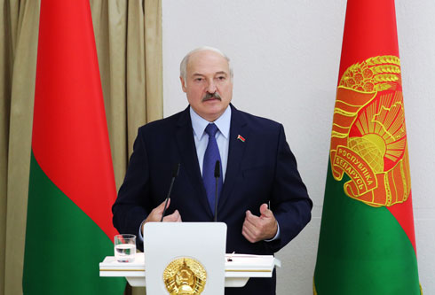 Александр Лукашенко посетил Академию управления при Президенте Беларуси