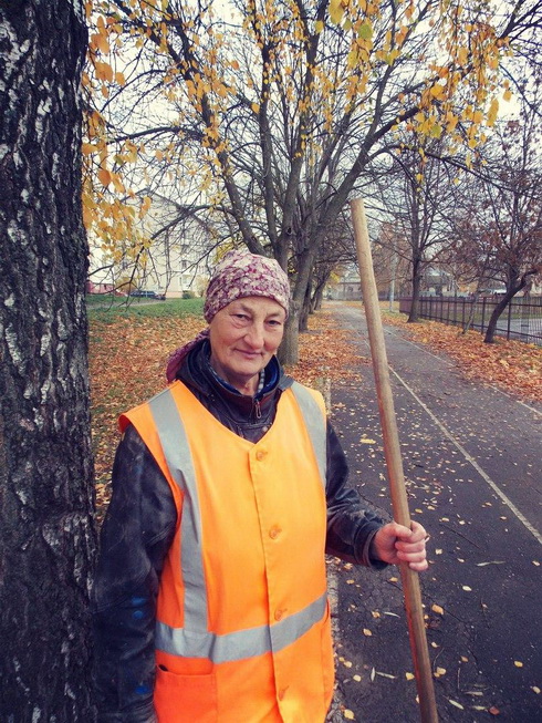 В свои 70 Екатерина Плясунова ещё даёт фору в работе своим более молодым коллегам