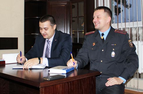 Сотрудники Вилейского отдела Департамента охраны у Александра Катовича спрашивали о том, что волнует